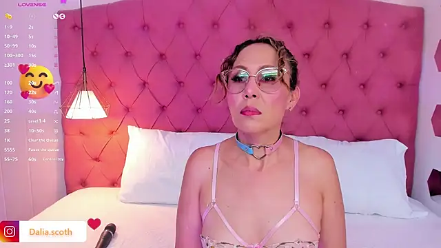 Snapshot of DaliaScoth chatting on February 13, 2025, 7:31 pm DaliaScoth online show from February 13, 2025, 7:31 pm