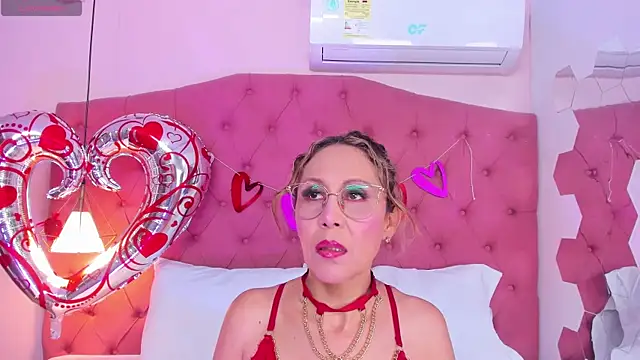 Snapshot of DaliaScoth chatting on February 18, 2025, 7:19 pm DaliaScoth online show from February 18, 2025, 7:19 pm