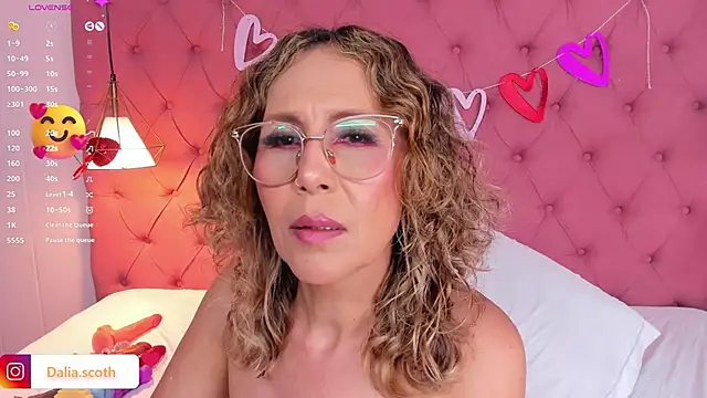 Snapshot of DaliaScoth chatting on February 21, 2025, 10:37 pm DaliaScoth online show from February 21, 2025, 10:37 pm