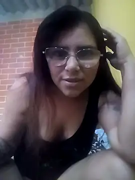 TRIANA123AA online show from September 15, 2025, 1:33 pm