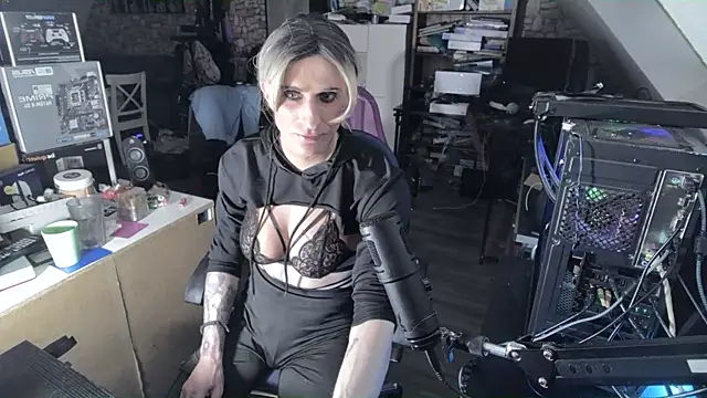 Snapshot of Manu3li chatting on December 26, 2024, 1:18 am Manu3li online show from December 26, 2024, 1:18 am