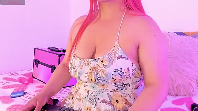 SophieRossi online show from October 2, 2025, 1:18 pm