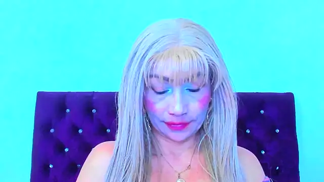 Snapshot of almabeckelt chatting on October 13, 2025, 7:47 pm almabeckelt online show from October 13, 2025, 7:47 pm