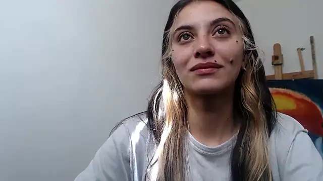 mariecam420 online show from December 6, 2024, 2:49 pm
