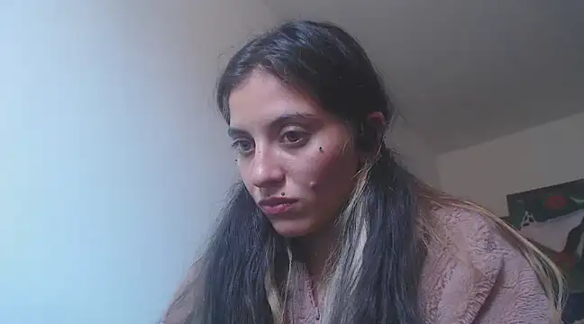 mariecam420 online show from December 22, 2024, 7:52 pm