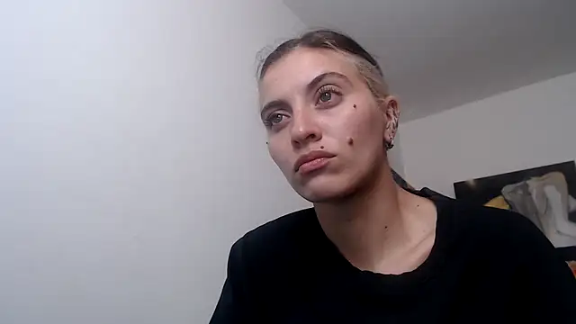 mariecam420 online show from December 27, 2024, 6:31 pm