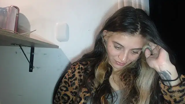 mariecam420 online show from December 28, 2024, 3:04 am