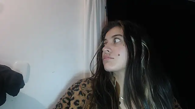 mariecam420 online show from January 1, 2025, 11:51 pm