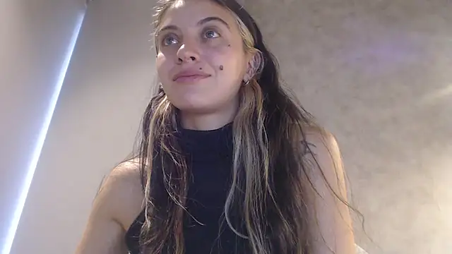 mariecam420 online show from January 7, 2025, 4:27 pm