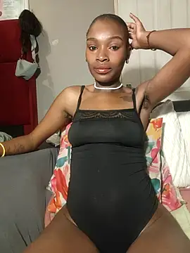 Snapshot of HoneyDropsX chatting on August 2, 2026, 9:24 pm HoneyDropsX online show from August 2, 2026, 9:24 pm