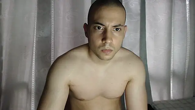 Snapshot of Armando_2002 chatting on September 29, 2025, 6:24 pm Armando 2002 online show from September 29, 2025, 6:24 pm