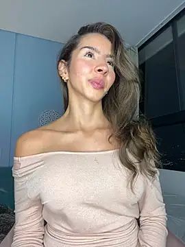 Snapshot of RouseColins chatting on December 18, 2024, 12:21 am RouseColins online show from December 18, 2024, 12:21 am