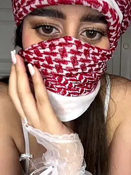 Snapshot of arabiaAna chatting on October 10, 2025, 12:15 pm arabiaAna online show from October 10, 2025, 12:15 pm