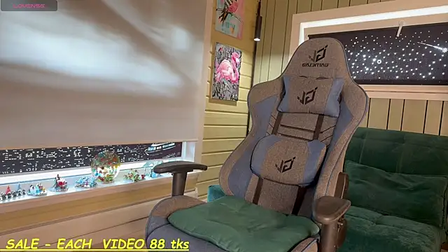 SandyChris online show from May 10, 2026, 11:48 am