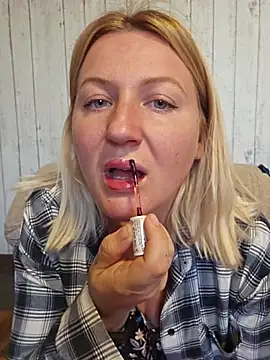 Snapshot of Marushka chatting on September 24, 2025, 4:10 pm Marushka online show from September 24, 2025, 4:10 pm