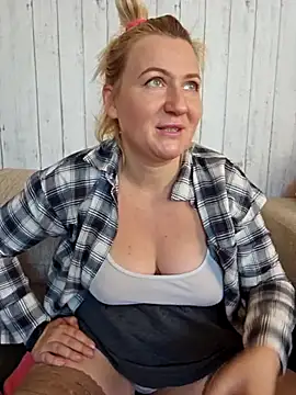 Snapshot of Marushka chatting on September 27, 2025, 7:02 am Marushka online show from September 27, 2025, 7:02 am