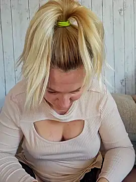 Snapshot of Marushka chatting on October 8, 2025, 8:56 am Marushka online show from October 8, 2025, 8:56 am