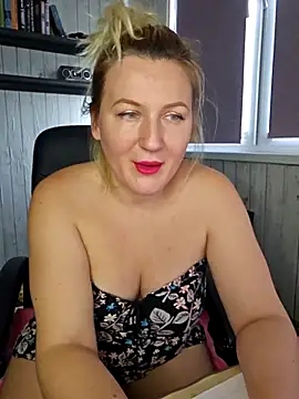 Snapshot of Marushka chatting on October 23, 2025, 9:08 am Marushka online show from October 23, 2025, 9:08 am