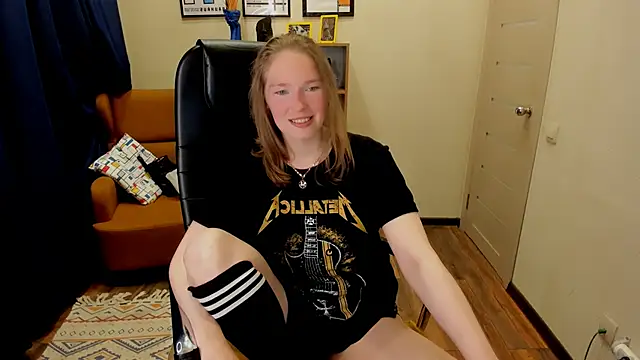  fiona Love online show from May 16, 2026, 7:56 pm
