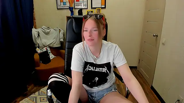  fiona Love online show from May 23, 2026, 8:13 pm