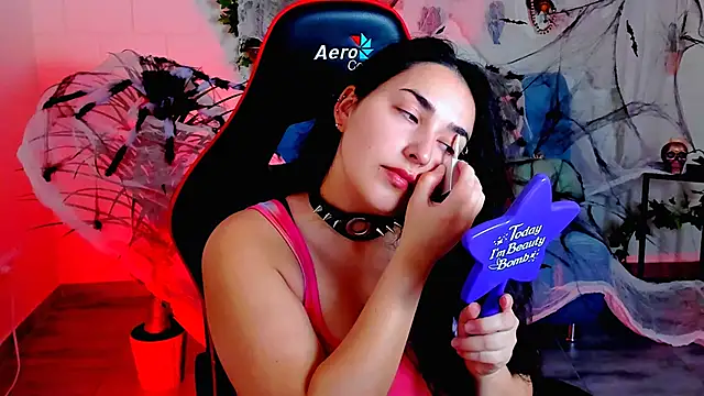 CeceliaJohnson online show from October 29, 2025, 8:05 am