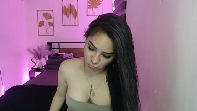 Snapshot of TS_QueenMistress chatting on March 4, 2025, 6:04 am TS QueenMistress online show from March 4, 2025, 6:04 am