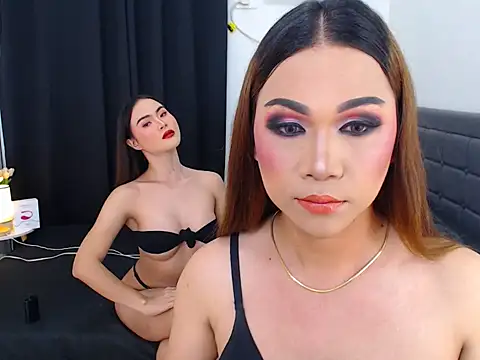 CarlaXFrancine online show from August 1, 2026, 2:44 am