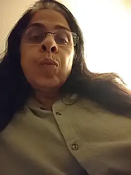 Susannemilf online show from November 28, 2025, 5:21 am