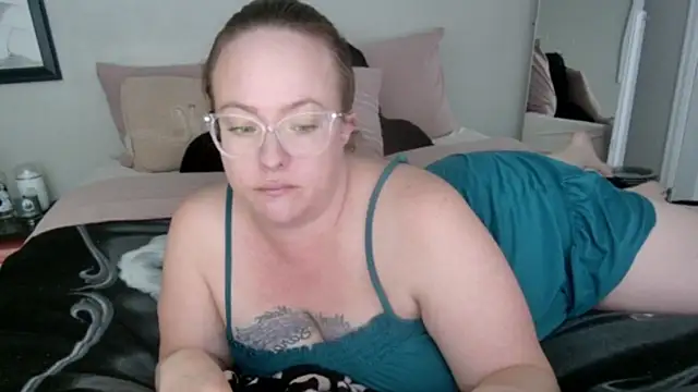 julimonroe online show from January 10, 2025, 3:07 am
