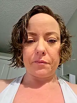 julimonroe online show from May 5, 2026, 2:14 pm