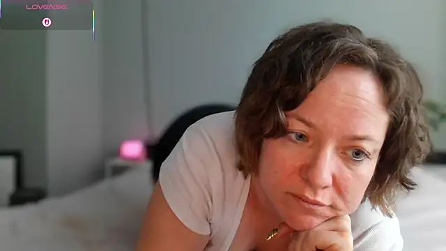 julimonroe online show from May 6, 2026, 3:06 pm