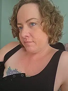 julimonroe online show from June 3, 2026, 4:01 pm