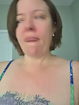 julimonroe online show from June 12, 2026, 9:41 am