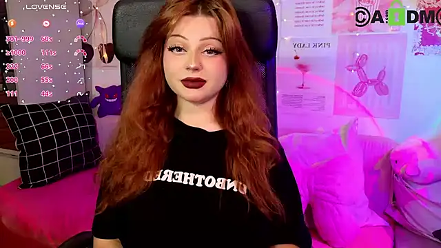 StellaMilla online show from July 17, 2026, 11:31 pm