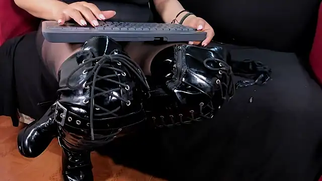 MissVioleta1 online show from April 23, 2026, 12:15 pm