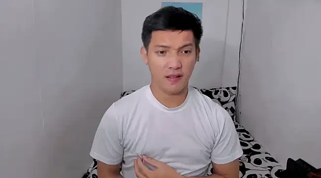 xSebastian19 online show from December 18, 2024, 3:22 pm