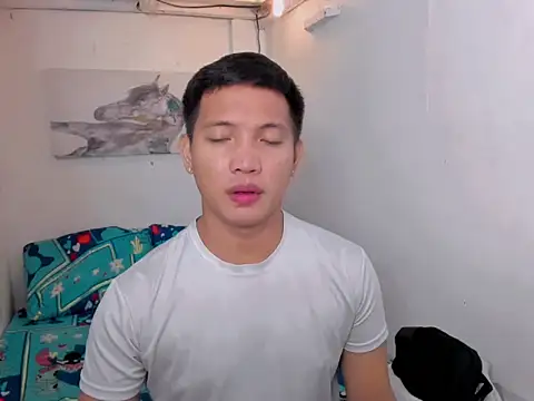 xSebastian19 online show from December 15, 2025, 10:25 pm