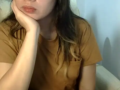    zurIII09  online show from October 5, 2025, 4:16 pm