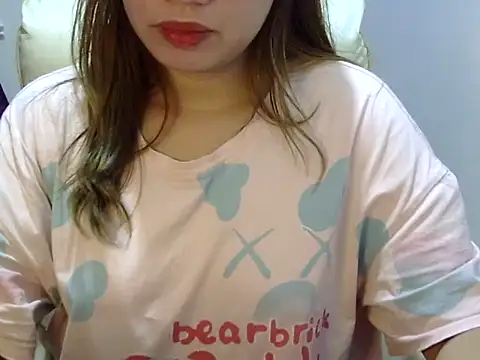    zurIII09  online show from November 14, 2025, 9:52 am