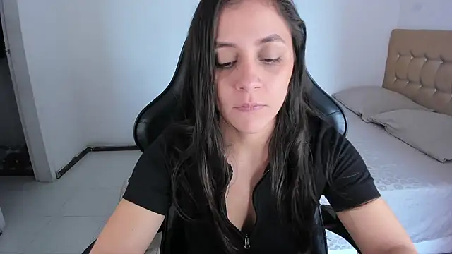 EmmaGrace1999 online show from January 10, 2026, 3:47 pm