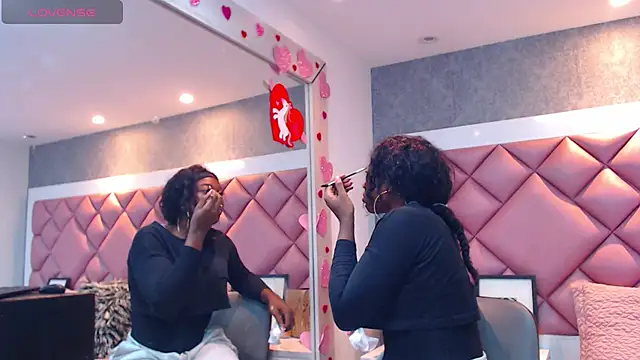 DanielaDuff online show from November 5, 2025, 7:58 pm