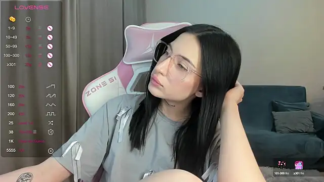JenniferQueen11 online show from December 12, 2024, 6:42 pm