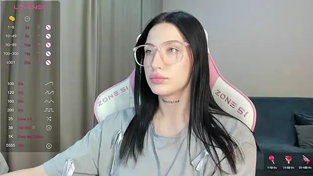 JenniferQueen11 online show from December 12, 2024, 9:48 pm
