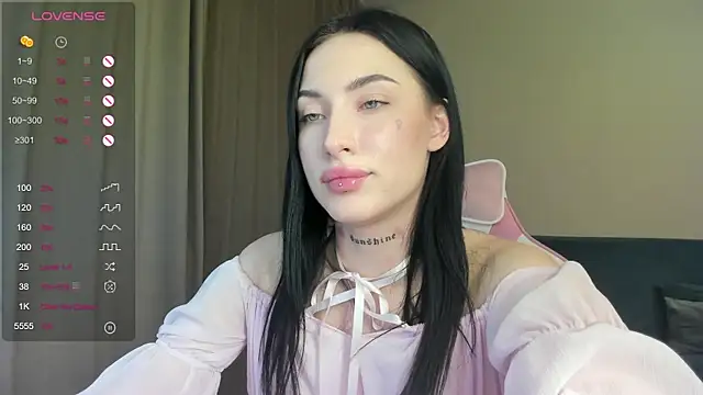 JenniferQueen11 online show from December 19, 2024, 11:46 pm