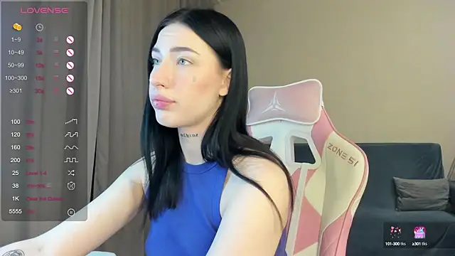 JenniferQueen11 online show from December 24, 2024, 7:33 pm