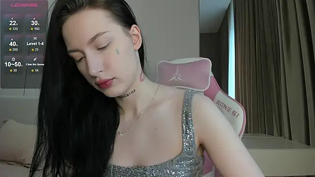 JenniferQueen11 online show from May 31, 2026, 10:33 am