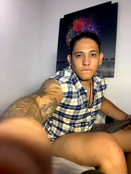 Snapshot of Colton_Massif chatting on September 18, 2025, 1:40 am Colton Massif online show from September 18, 2025, 1:40 am