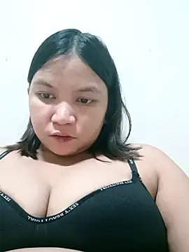 milkytitsmom4u online show from September 17, 2025, 2:30 pm