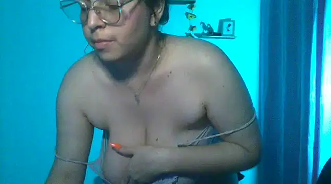 lorenitabella online show from February 10, 2025, 10:19 pm