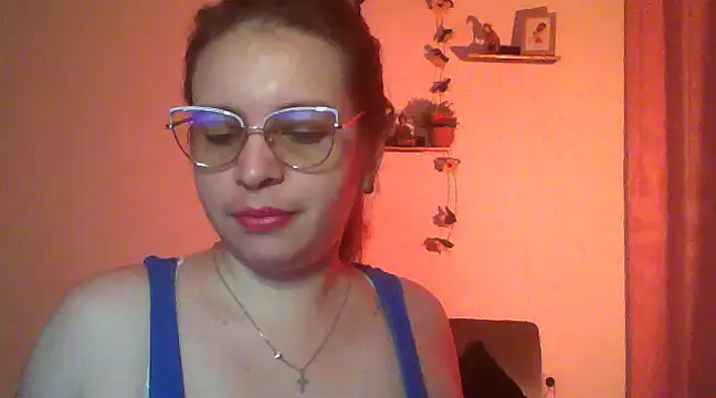 lorenitabella online show from February 12, 2025, 5:47 am